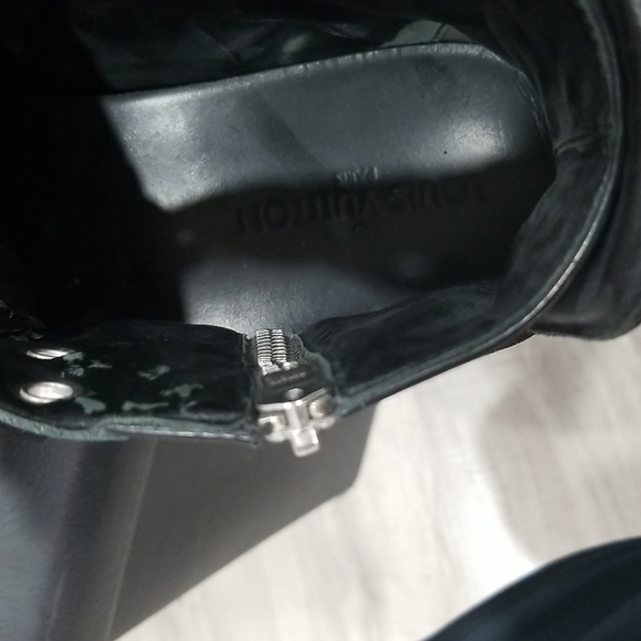 Shoes - Picture 7 of 8